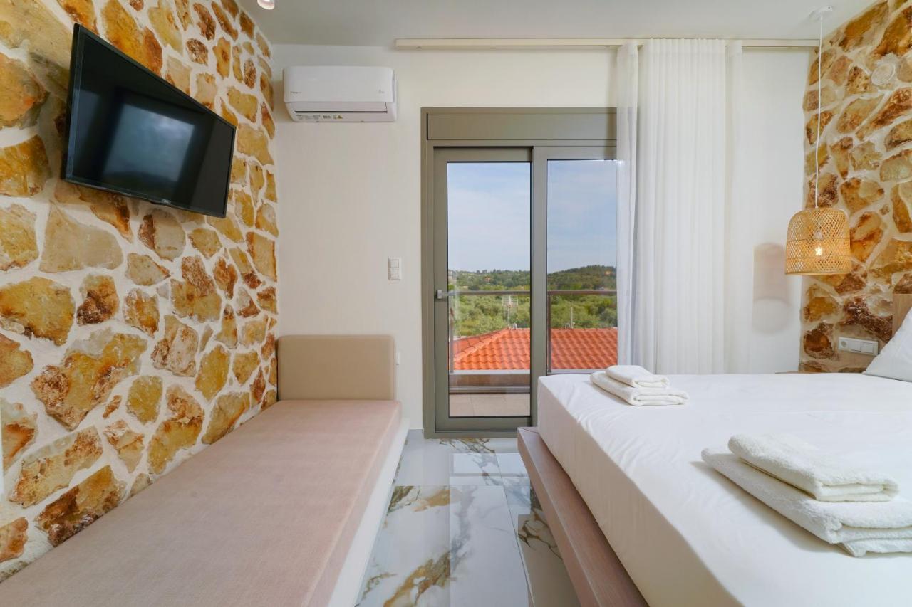 Athina Palace Luxurious Appartments Potos Exteriör bild