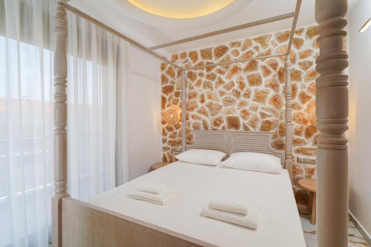 Athina Palace Luxurious Appartments Potos Exteriör bild