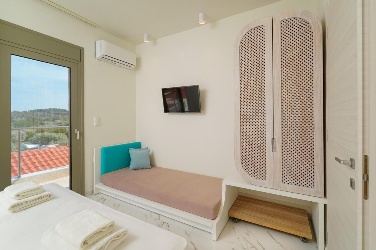 Athina Palace Luxurious Appartments Potos Exteriör bild